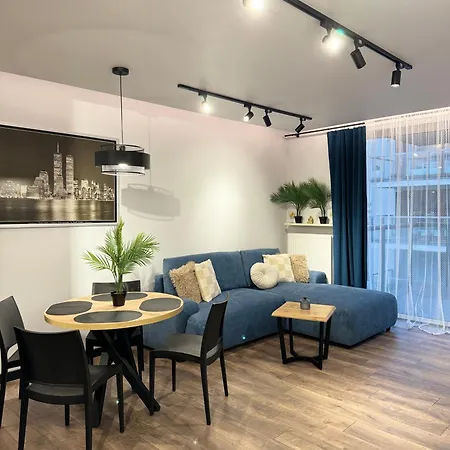 Good Time Koscielna 33 포즈난